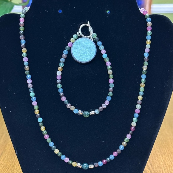 Matching necklace and bracelet - Picture 3 of 3